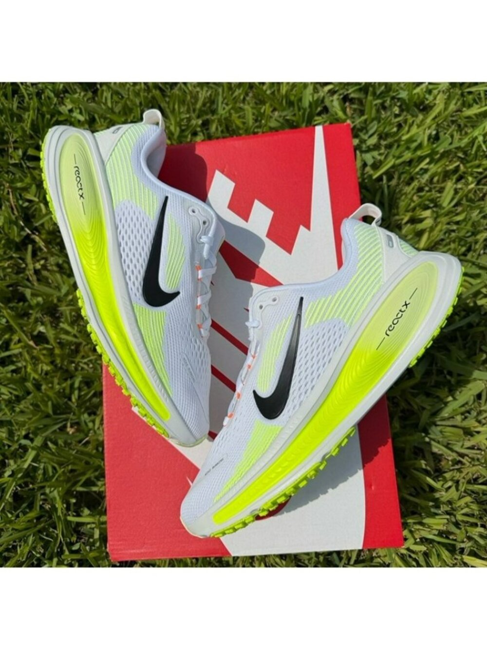 4.5Y  | 6 WOMEN'S NIKE VOMERO 18 GREEN VOLT WHITE RUNNING HQ2157-110